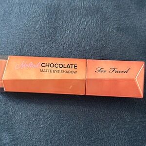 Melted chocolate matte eyeshadow